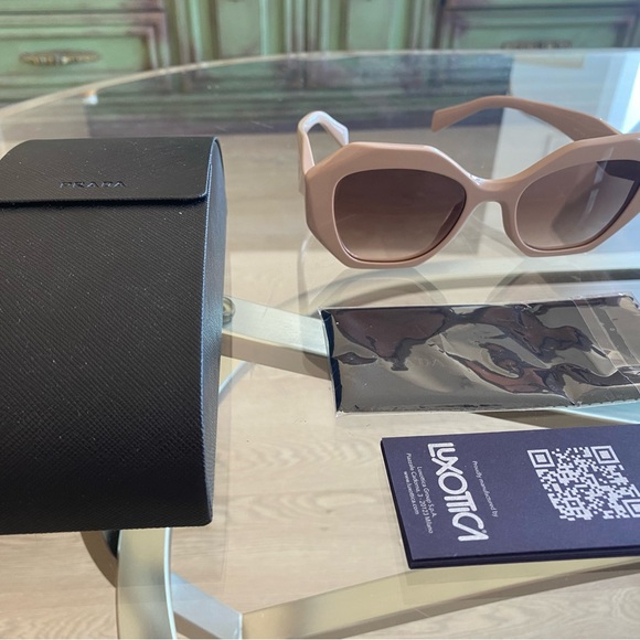 SOLD “Brand New” “PRADA” PR16WS Sunglasses Geometric Fashion-Forward Design - Picture 9 of 15